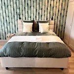 D'hotes Lucia Avec Vue Sur Jardin Arbore ゲストハウス