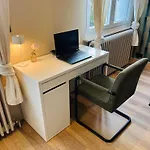 D'hotes Lucia Avec Vue Sur Jardin Arbore Tournai