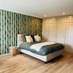 Pensionat D'hotes Lucia Avec Vue Sur Jardin Arbore Tournai